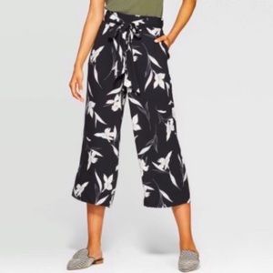 A New Day - Target Hawaiian Capris black/white